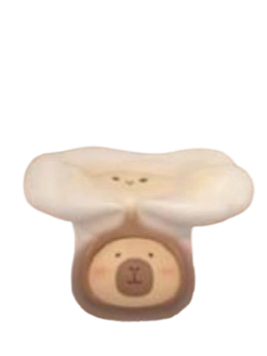 Ganoderma White Special capybara mini figure wearing a white ganoderma mushroom cap, from the Tuntunzai Wellness series