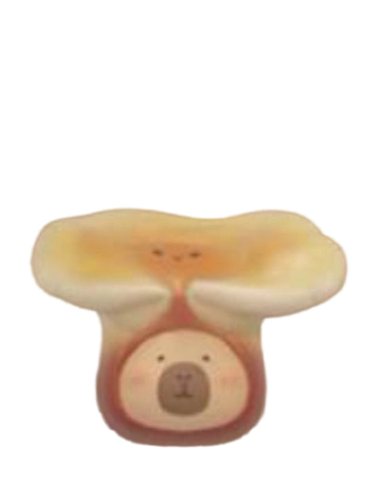 Ganoderma Yellow Special capybara mini figure wearing a yellow ganoderma mushroom cap, from the Tuntunzai Wellness series